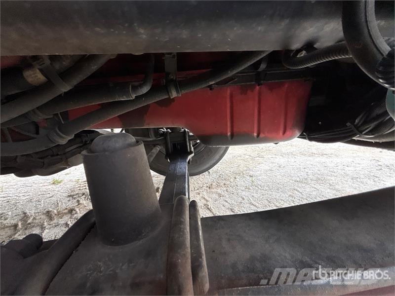 Freightliner M2 106 4x2 Van Truck شاحنات ذات هيكل صندوقي