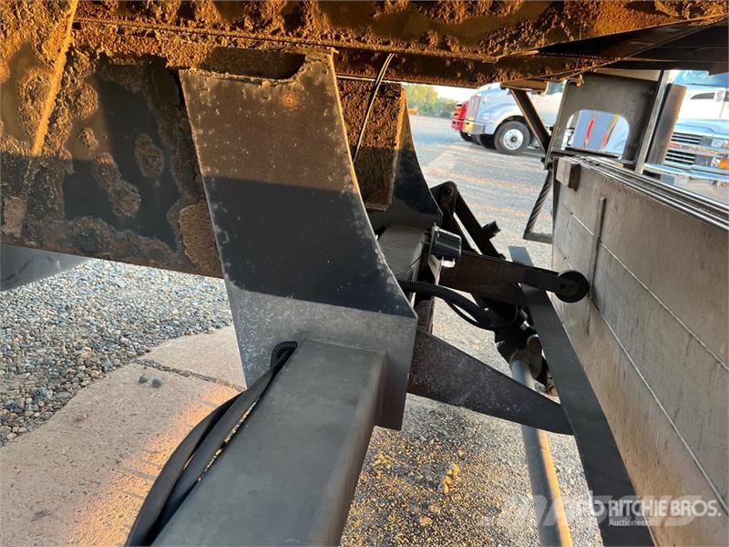 Freightliner M2 106 4x2 Van Truck شاحنات ذات هيكل صندوقي