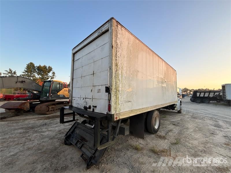 Freightliner M2 106 4x2 Van Truck (Inoperable) Autocamioane
