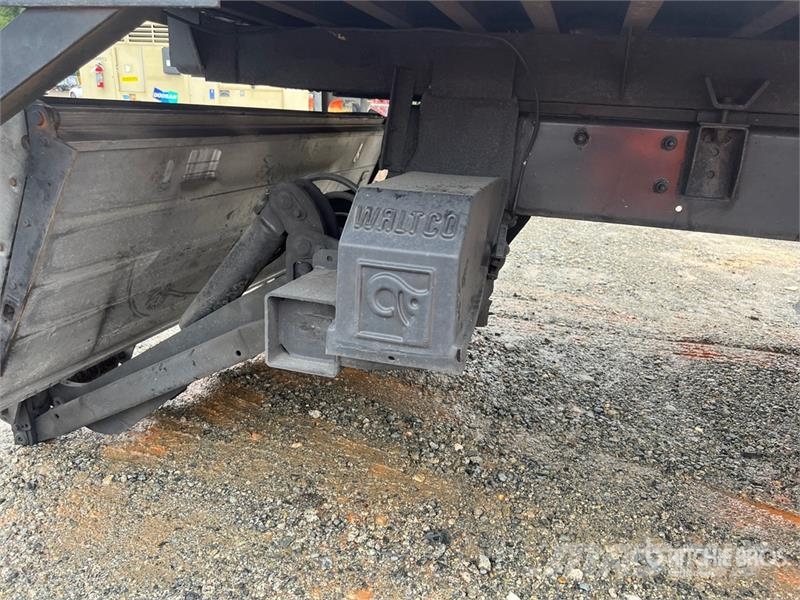 Freightliner M2 106 4x2 Van Truck Box body trucks