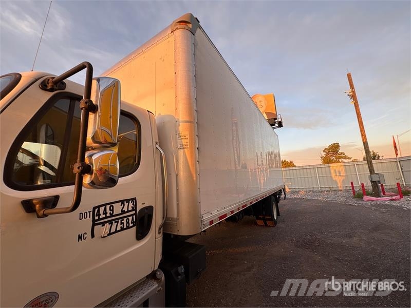 Freightliner M2 106 4x2 Van Truck Furgons