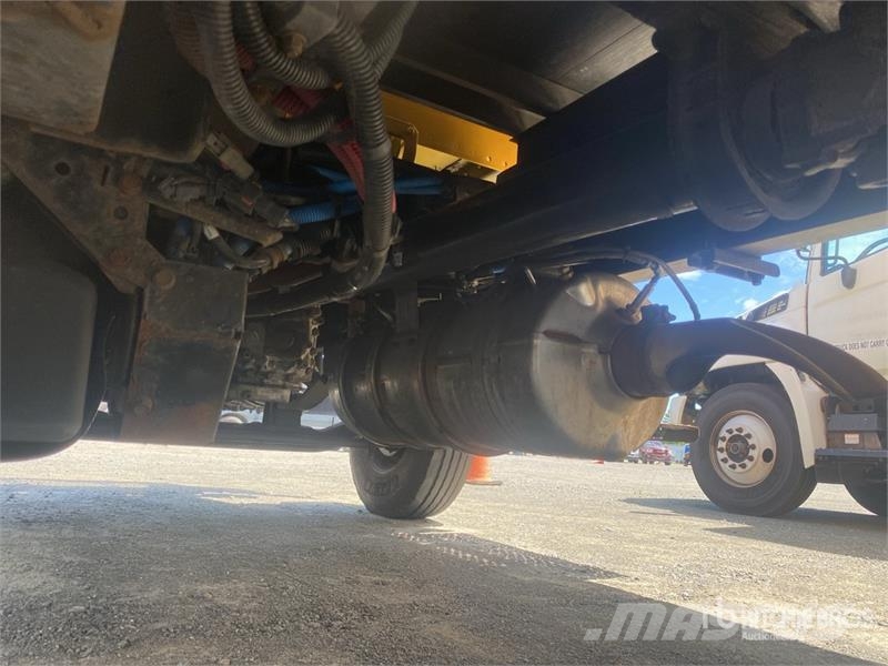 Freightliner M2 106 4x2 Van Truck Каросерии