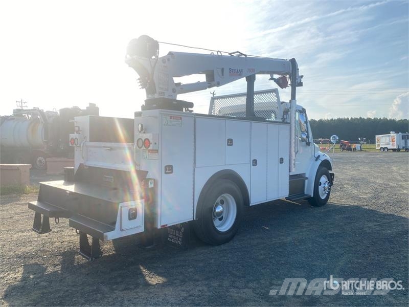 Freightliner M2 106 4x2 Service Truck Комбинированные дорожные машины