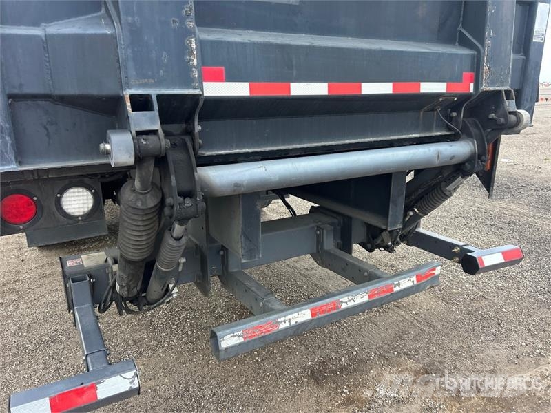 Freightliner M2 106 4x2 Van Truck Box trucks
