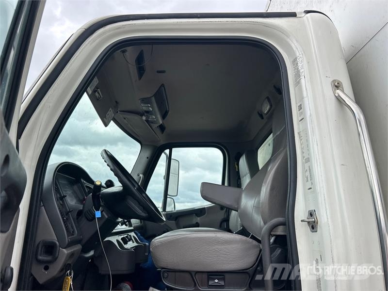 Freightliner M2 106 4x2 Van Truck Kastenaufbau