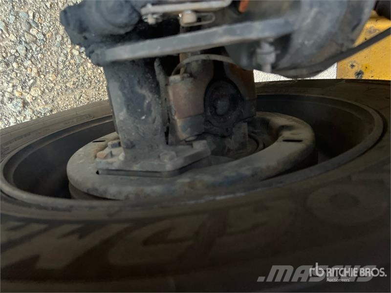 Freightliner M2 106 4x2 Van Truck شاحنات ذات هيكل صندوقي