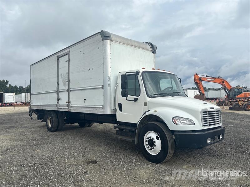 Freightliner M2 106 4x2 Van Truck شاحنات ذات هيكل صندوقي