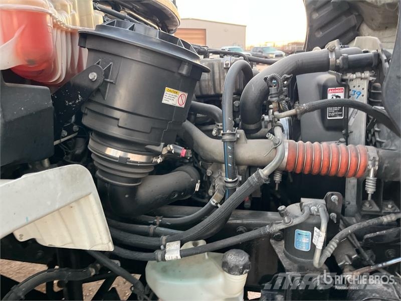 Freightliner M2 106 4x2 Van Truck (Inoperable) Box trucks