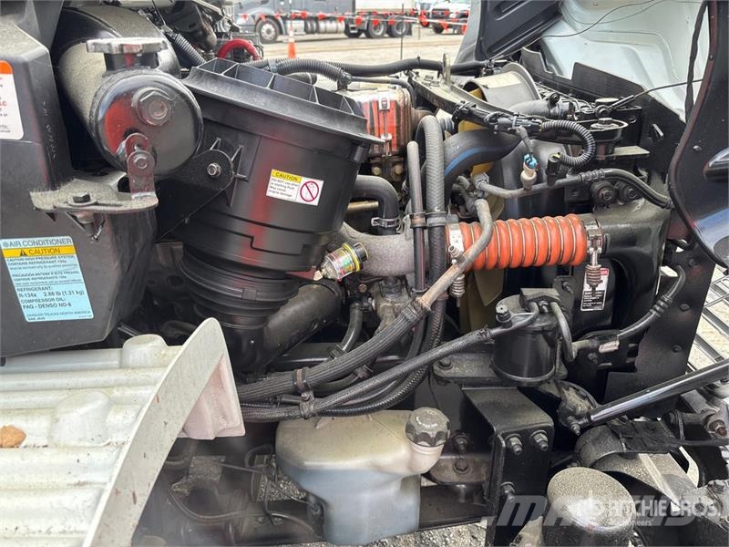 Freightliner M2 106 4x2 Van Truck Грузовики-Фургоны