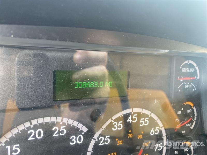 Freightliner M2 106 4x2 Van Truck Каросерии