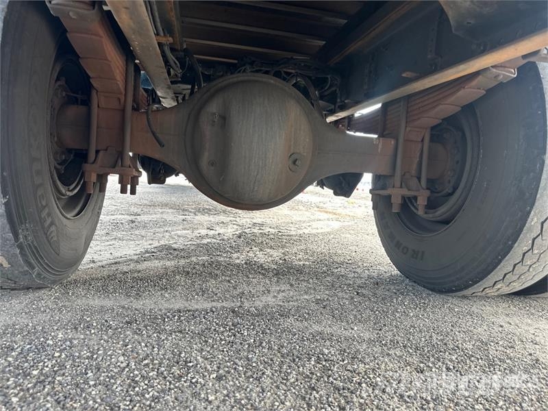 Freightliner M2 106 4x2 Van Truck شاحنات ذات هيكل صندوقي