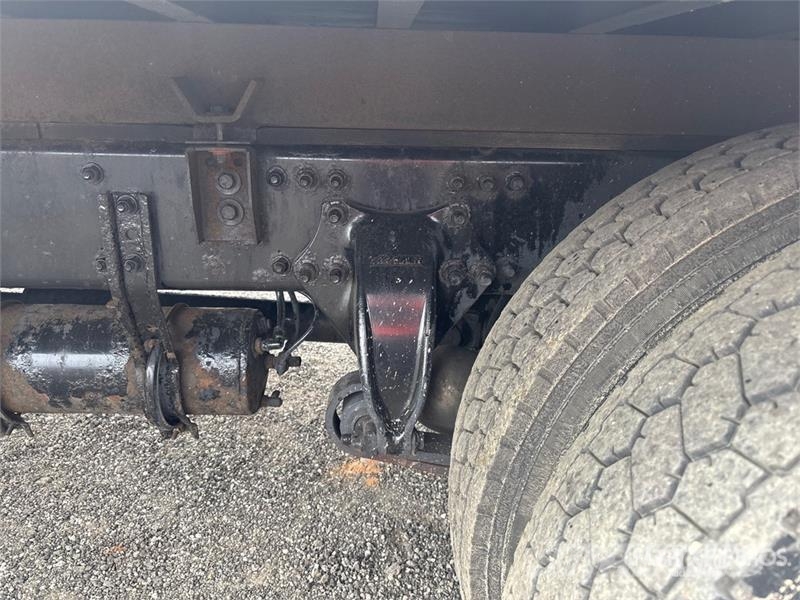 Freightliner M2 106 4x2 Van Truck شاحنات ذات هيكل صندوقي
