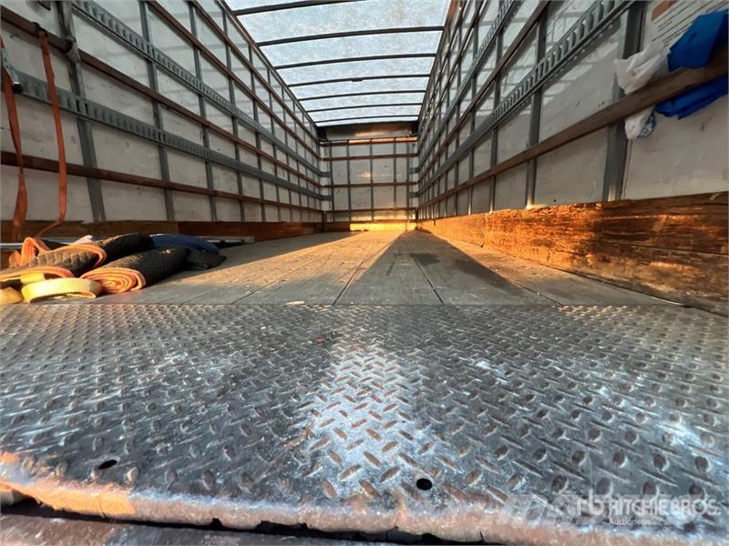 Freightliner M2 106 4x2 Van Truck شاحنات ذات هيكل صندوقي