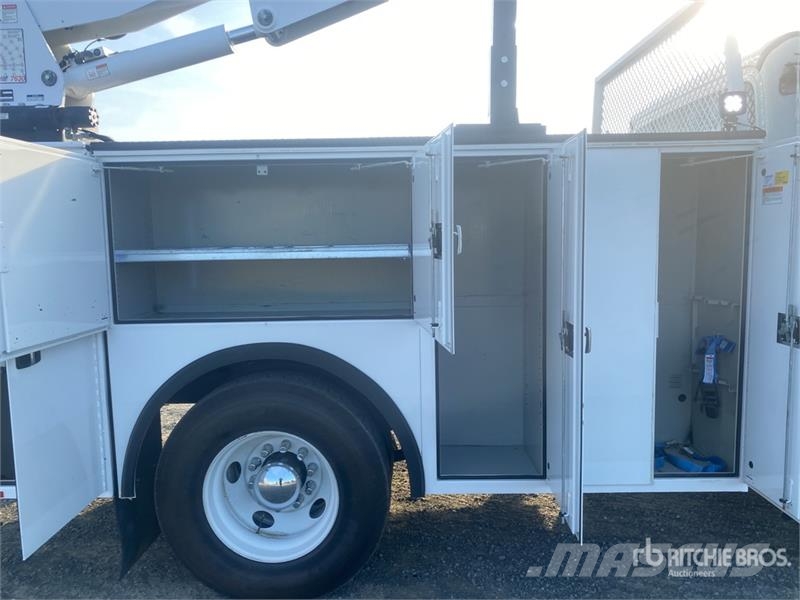 Freightliner M2 106 4x2 Service Truck Комбинированные дорожные машины