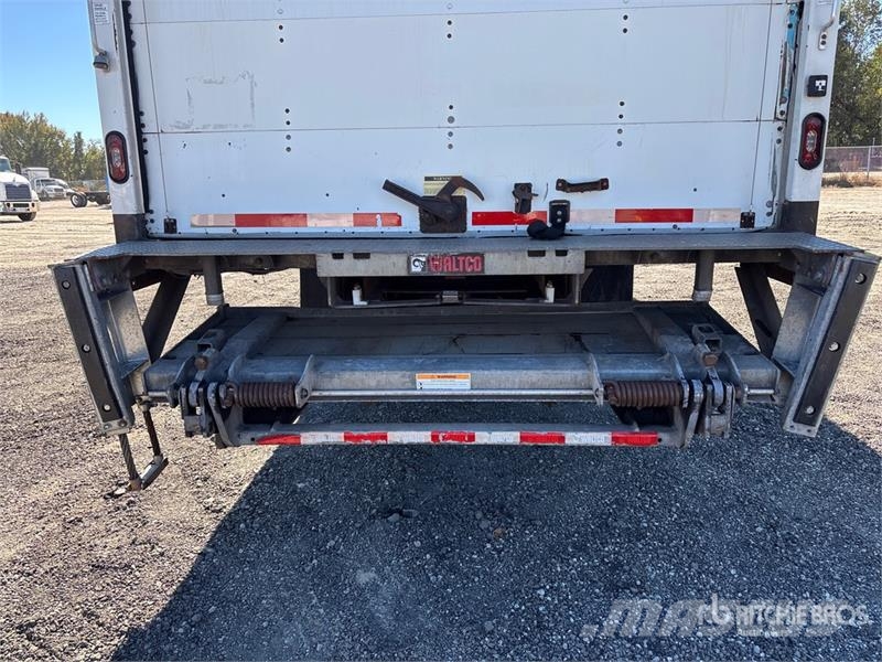 Freightliner M2 106 4x2 Van Truck Camion cassonati