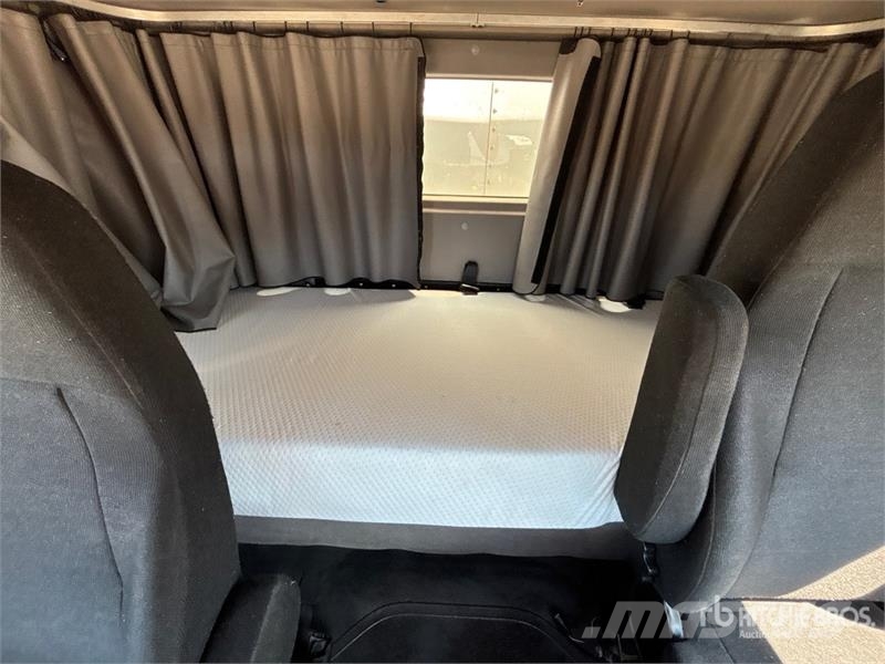 Freightliner M2 106 4x2 Van Truck Box trucks