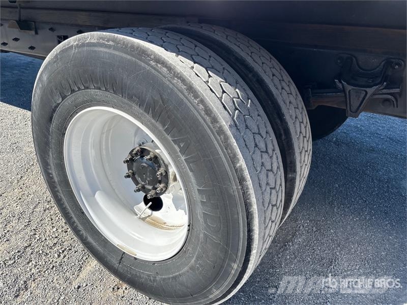 Freightliner M2 106 4x2 Van Truck Skåpbilar