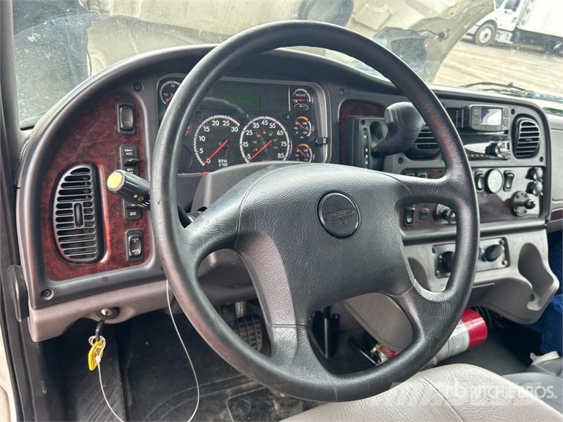 Freightliner M2 106 4x2 Van Truck Kastenaufbau