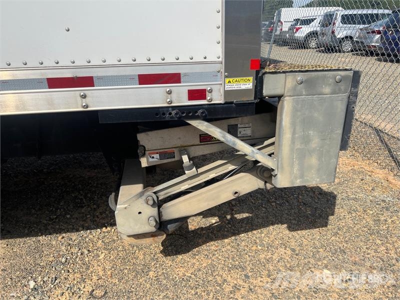Freightliner M2 106 4x2 Van Truck Sanduk kamioni