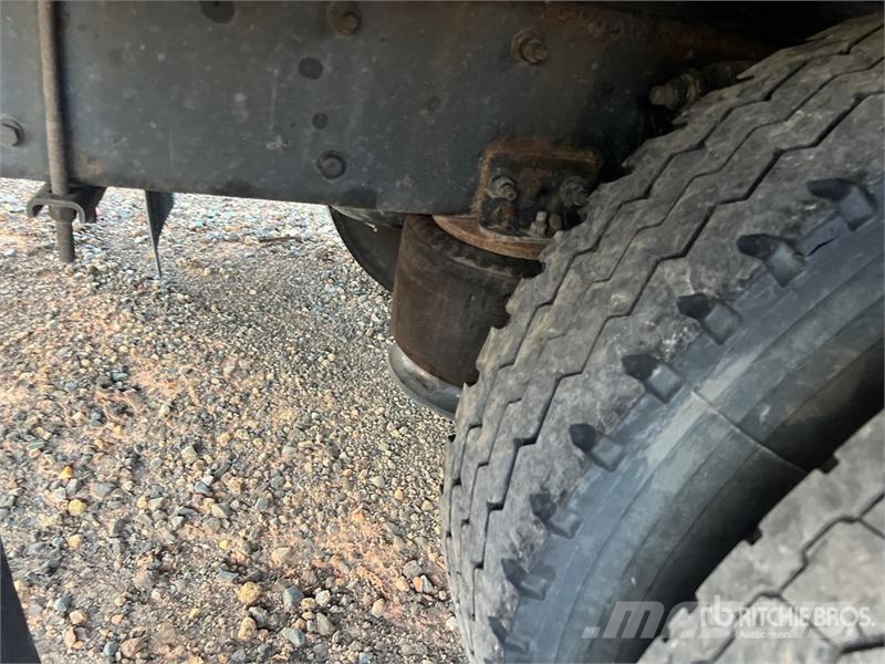 Freightliner M2 106 4x2 Van Truck شاحنات ذات هيكل صندوقي