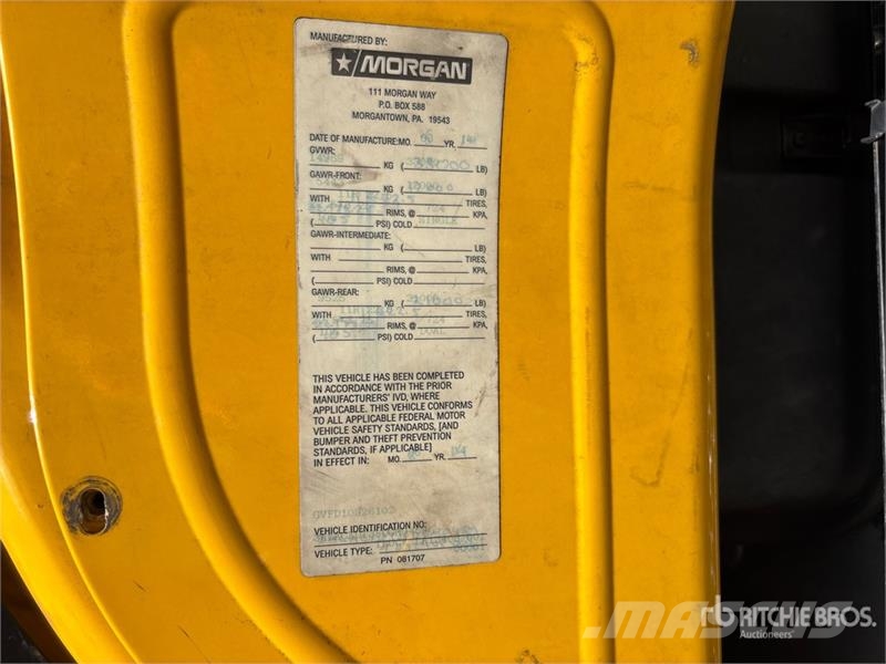 Freightliner M2 106 4x2 Van Truck Грузовики-Фургоны