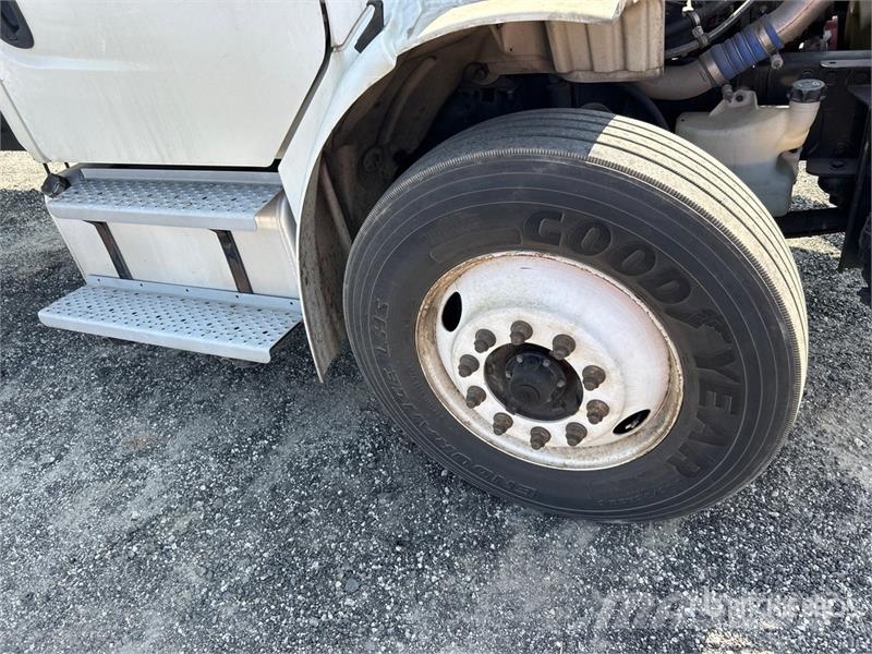 Freightliner M2 106 4x2 Van Truck Box trucks