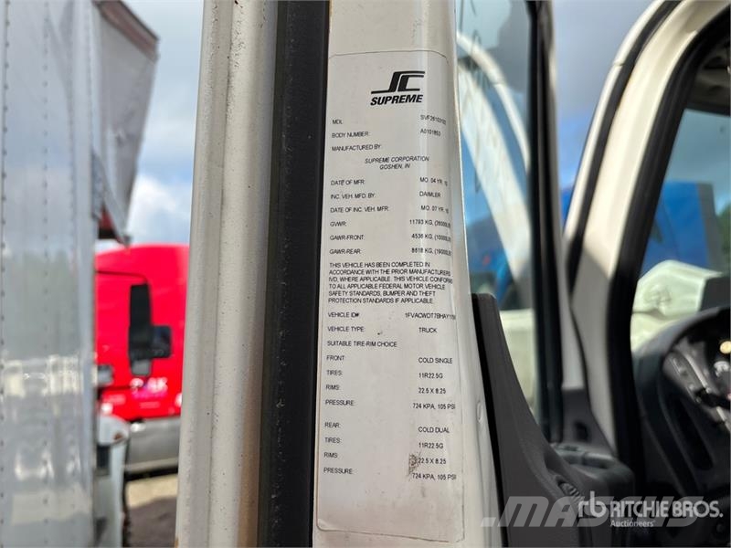 Freightliner M2 106 4x2 Van Truck (Inoperable) 貨箱式卡車