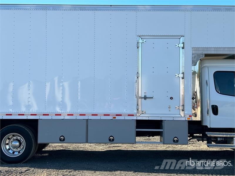 Freightliner M2 106 4x2 Moving Van Truck Furgons