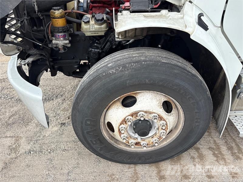 Freightliner M2 106 4x2 Van Truck (Inoperable) Furgons