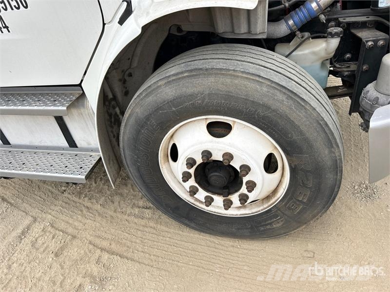 Freightliner M2 106 4x2 Van Truck Kastenaufbau