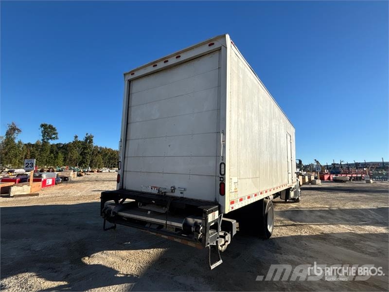 Freightliner M2 106 4x2 Van Truck Furgons