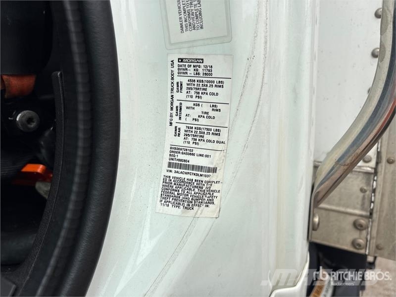 Freightliner M2 106 4x2 Van Truck (Inoperable) Furgons