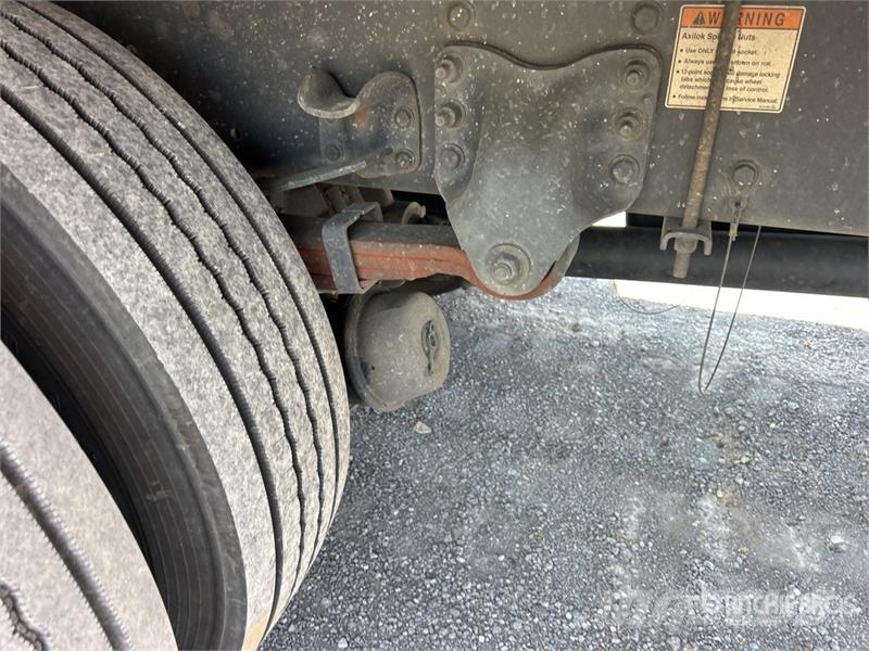 Freightliner M2 106 4x2 Van Truck Грузовики-Фургоны