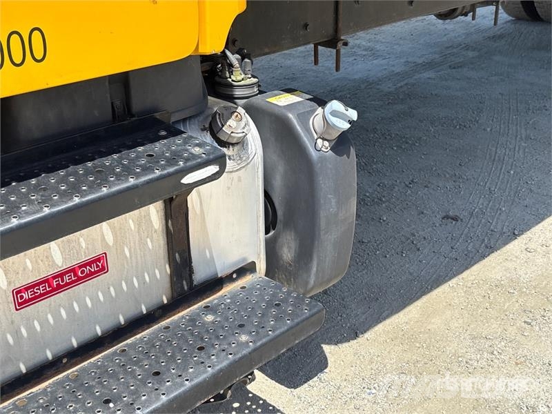 Freightliner M2 106 4x2 Van Truck Грузовики-Фургоны