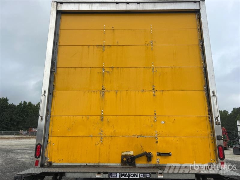 Freightliner M2 106 4x2 Van Truck شاحنات ذات هيكل صندوقي