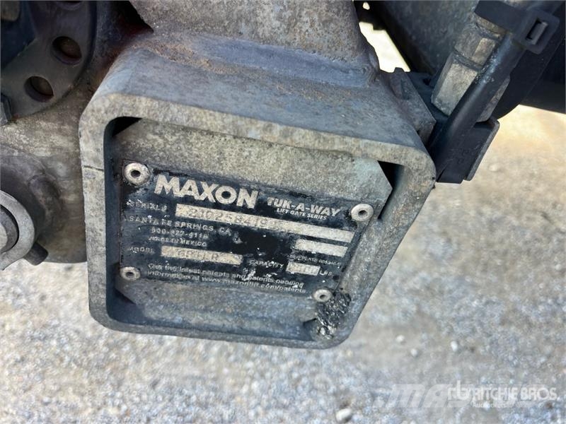 Freightliner M2 106 4x2 Van Truck Furgons