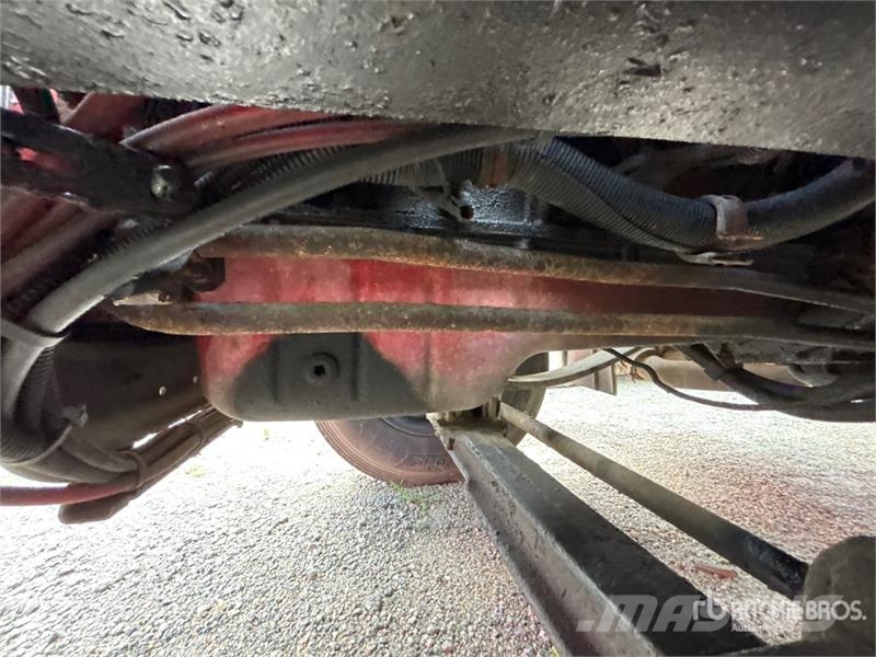 Freightliner M2 106 4x2 Van Truck (Inoperable) 貨箱式卡車