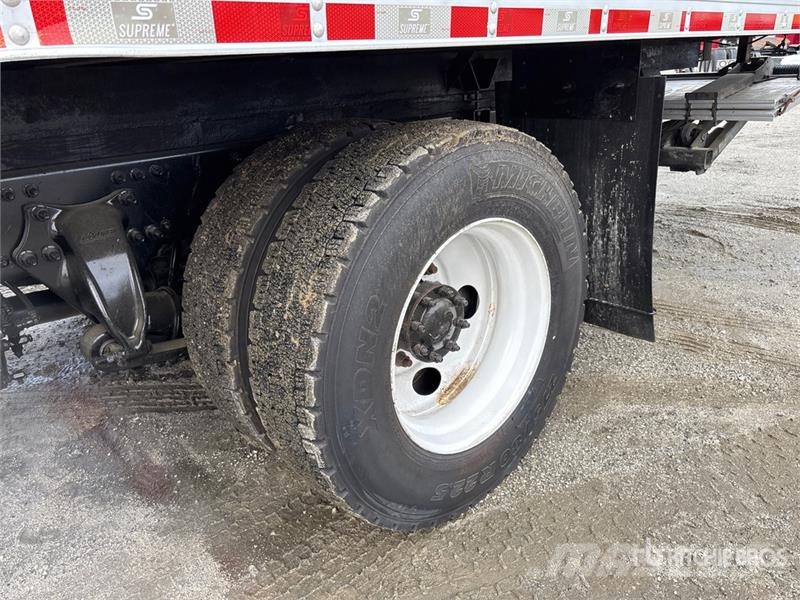 Freightliner M2 106 4x2 Van Truck Грузовики-Фургоны