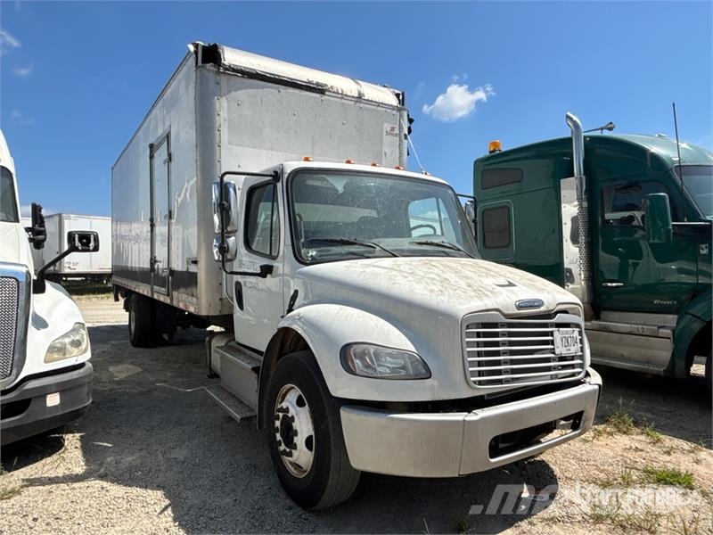 Freightliner M2 106 4x2 Van Truck Dobozos teherautók