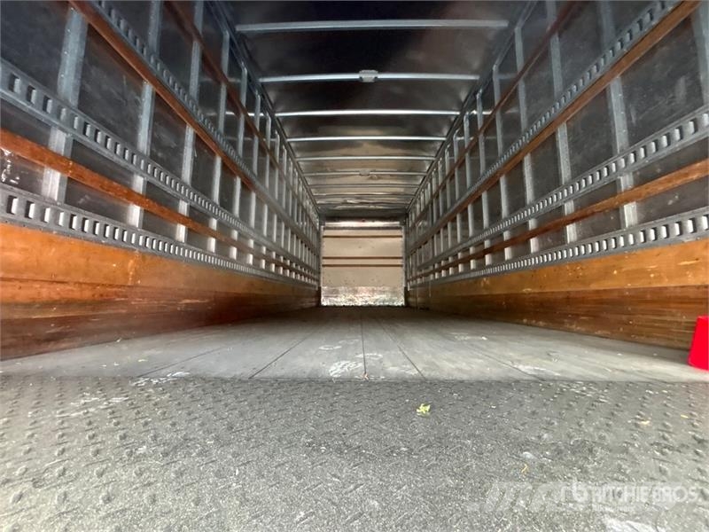 Freightliner M2 106 4x2 Van Truck Грузовики-Фургоны