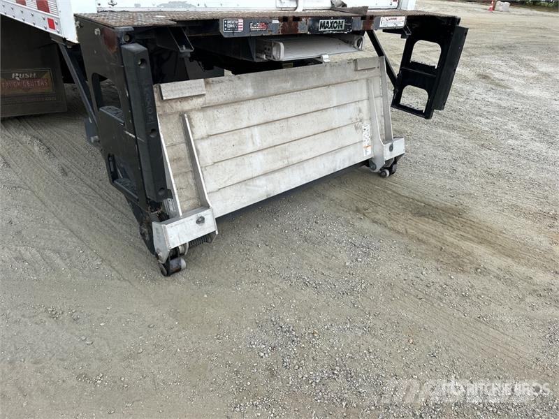 Freightliner M2 106 4x2 Van Truck Kastenaufbau
