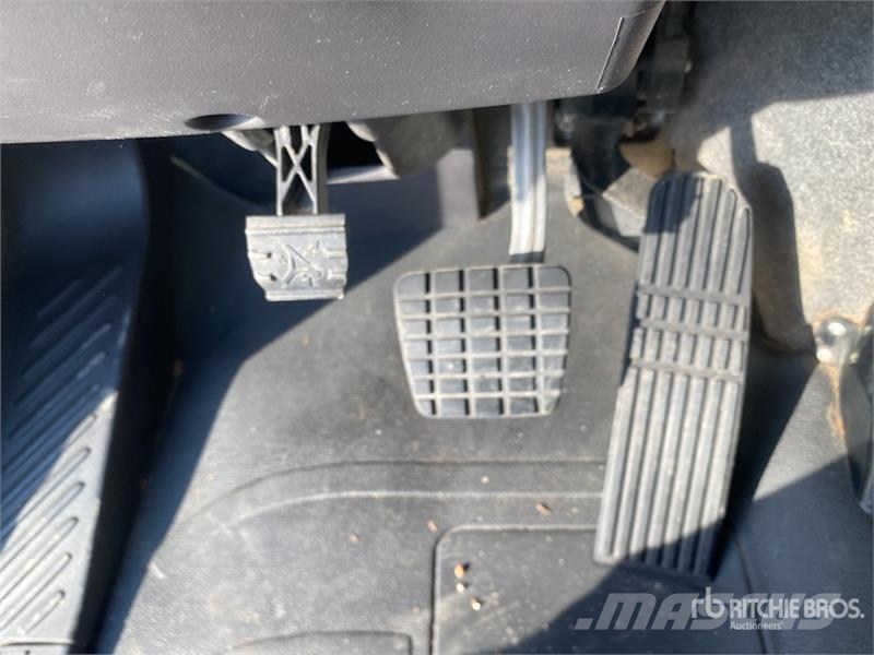 Freightliner M2 106 4x2 Service Truck Комбинированные дорожные машины