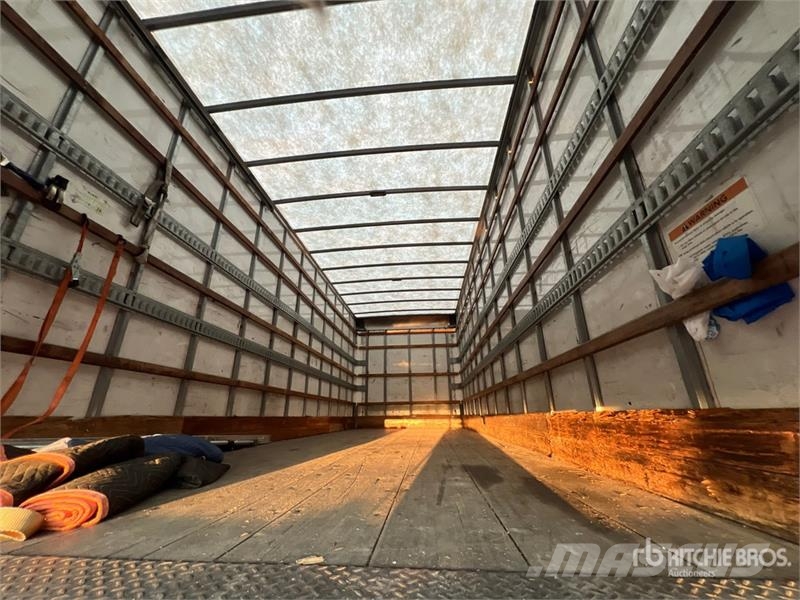 Freightliner M2 106 4x2 Van Truck شاحنات ذات هيكل صندوقي