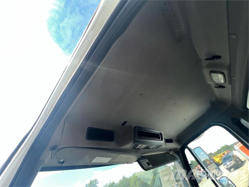 Freightliner M2 106 4x2 Van Truck Sanduk kamioni