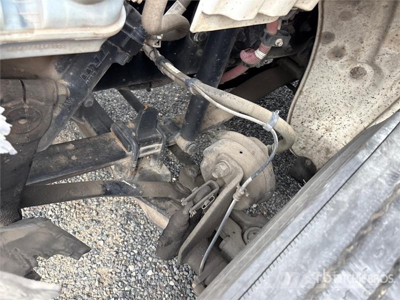 Freightliner M2 106 4x2 Cargo Van Truck Sunkvežimiai su dengtu kėbulu