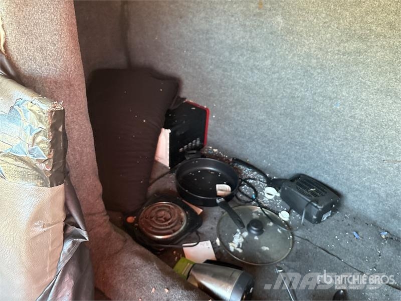 Freightliner M2 106 4x2 Van Truck (Inoperable) Box trucks