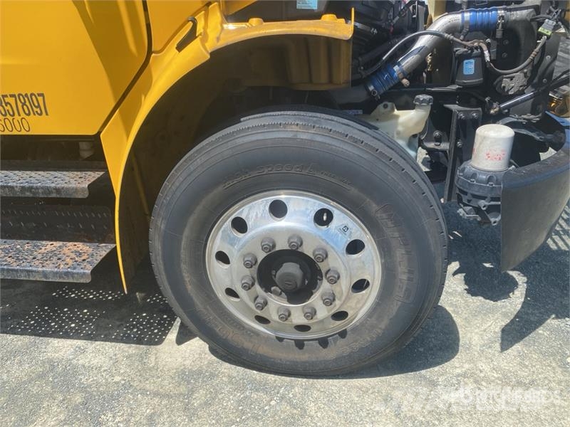 Freightliner M2 106 4x2 Van Truck Каросерии