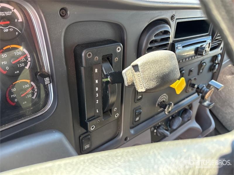 Freightliner M2 106 4x2 Van Truck Camion cassonati