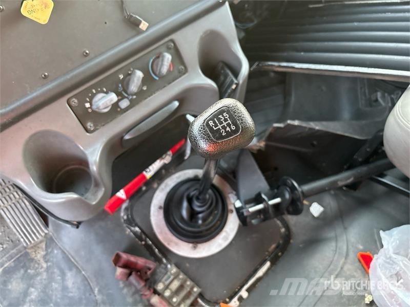 Freightliner M2 106 4x2 Van Truck (Inoperable) Autocamioane