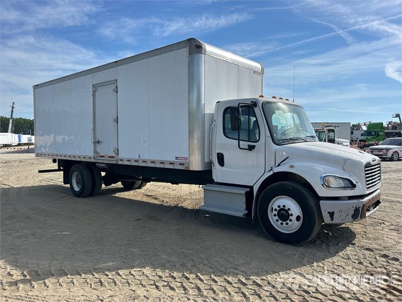 Freightliner M2 106 4x2 Van Truck Camiones con caja de remolque